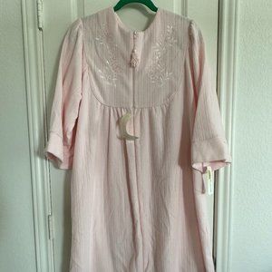 Miss Elaine Pink Housecoat Size L